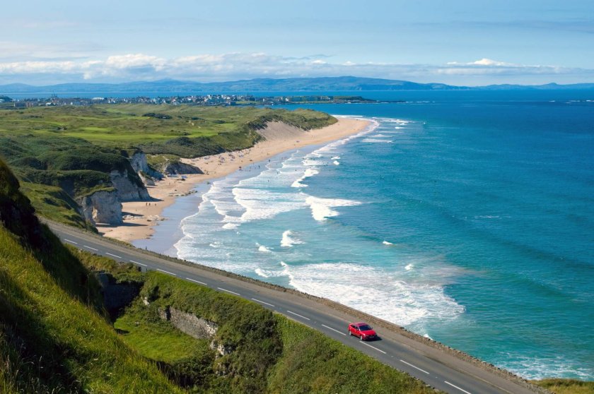 beach and road 